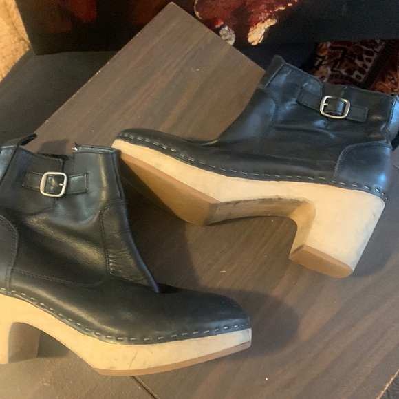 VINTAGE STEVE MADDEN CLOGS - Picture 1 of 6